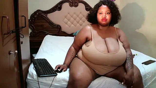 Snapshot of HOTBIGMELONSxx chatting on October 16, 6:49 pm HOTBIGMELONSxx online show from October 16, 6:49 pm
