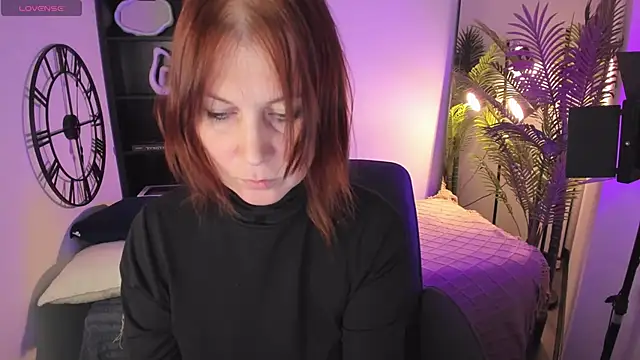 ZoeEast online show from October 22, 1:54 pm