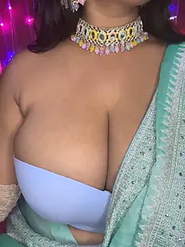 Snapshot of Playful__Princess chatting on January 31, 11:24 am Playful  Princess online show from January 31, 11:24 am