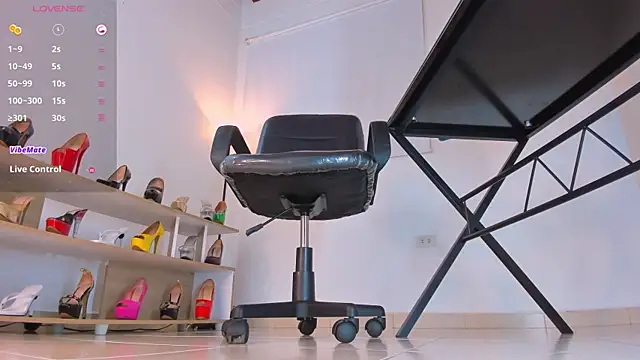 violettastrada online show from January 18, 8:30 pm