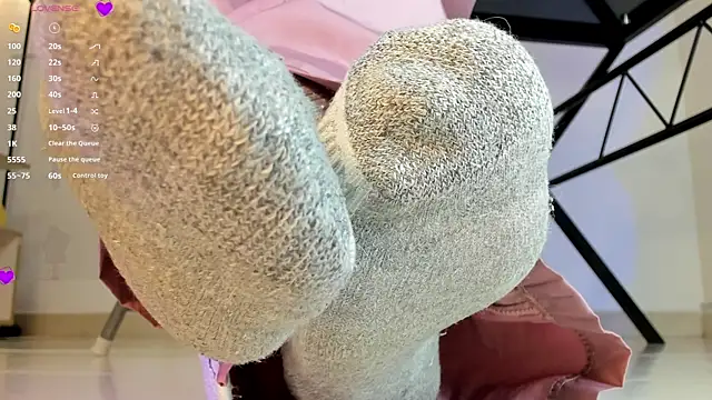 violettastrada online show from March 17, 8:30 pm