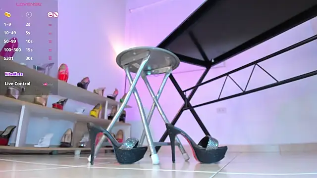 violettastrada online show from January 9, 11:34 pm