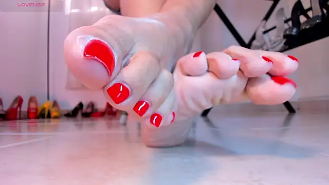 violettastrada online show from October 1, 12:20 pm