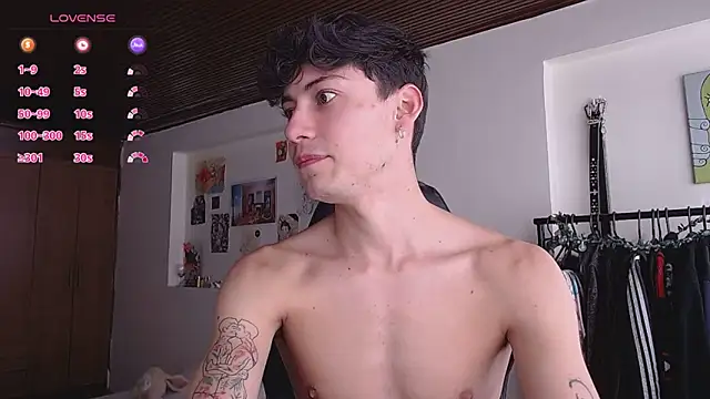 Snapshot of Amahd696 chatting on November 5, 1:47 pm Amahd696 online show from November 5, 1:47 pm