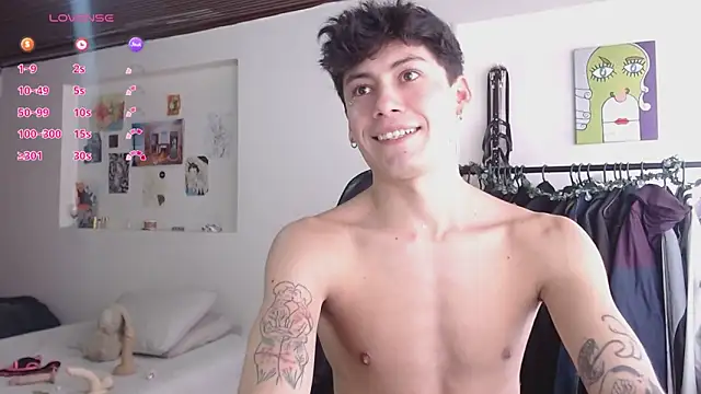 Snapshot of Amahd696 chatting on November 10, 8:03 pm Amahd696 online show from November 10, 8:03 pm