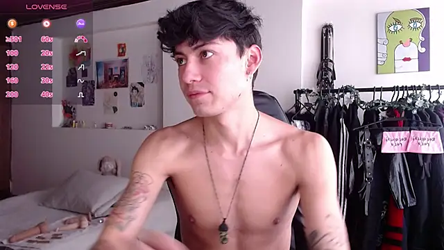 Snapshot of Amahd696 chatting on November 19, 2:17 pm Amahd696 online show from November 19, 2:17 pm