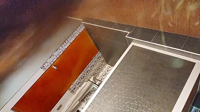 Alaia sam online show from November 7, 3:27 pm