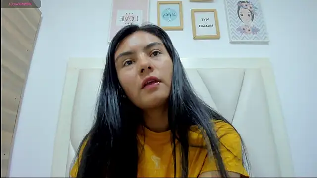 atilanadiaz7 online show from April 21, 5:41 pm