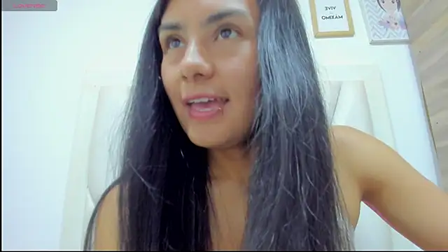 atilanadiaz7 online show from March 24, 5:13 pm