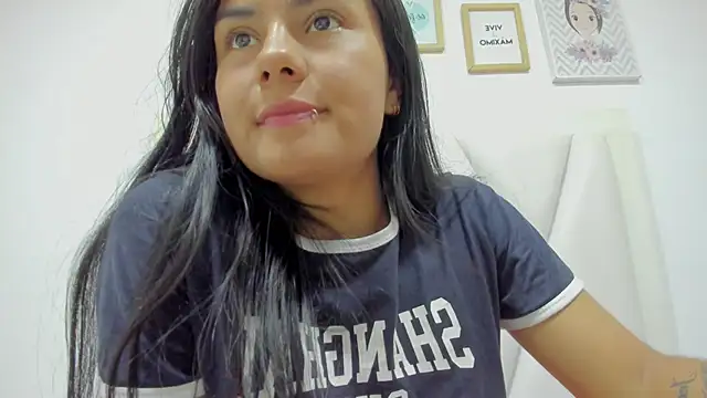 atilanadiaz7 online show from February 26, 7:14 pm