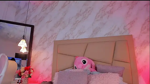 Snapshot of _Hollywood_1 chatting on February 26, 4:56 am Hollywood 1 online show from February 26, 4:56 am