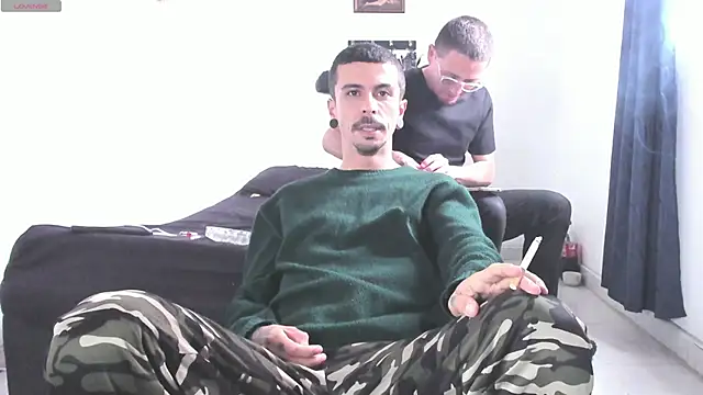 Aaron BigDickxxx online show from May 21, 5:43 pm