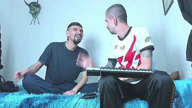 Aaron BigDickxxx online show from March 16, 9:28 pm