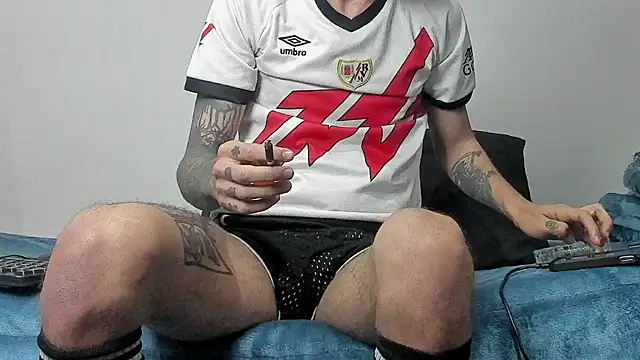 Aaron BigDickxxx online show from October 7, 7:31 am