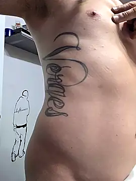 Snapshot of Twin2222 chatting on October 11, 2:12 am Twin2222 online show from October 11, 2:12 am