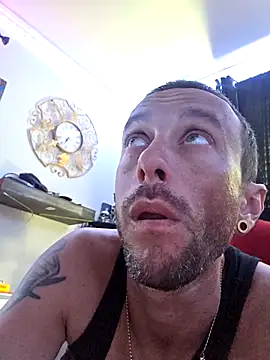 Snapshot of Twin2222 chatting on September 27, 1:28 pm Twin2222 online show from September 27, 1:28 pm