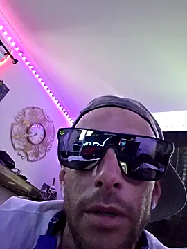 Snapshot of Twin2222 chatting on September 20, 4:23 pm Twin2222 online show from September 20, 4:23 pm