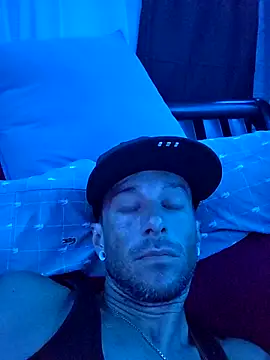 Snapshot of Twin2222 chatting on September 22, 2:50 am Twin2222 online show from September 22, 2:50 am