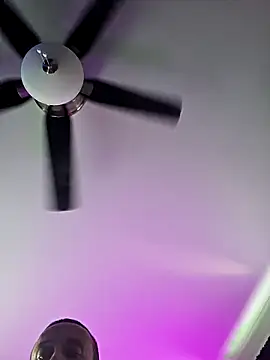 Snapshot of Twin2222 chatting on September 15, 10:32 pm Twin2222 online show from September 15, 10:32 pm