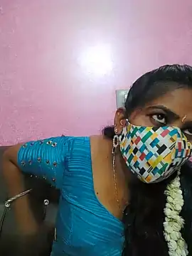 Snapshot of melina214 chatting on June 10, 5:14 pm melina214 online show from June 10, 5:14 pm