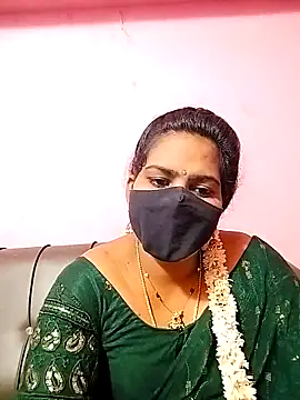 Snapshot of melina214 chatting on September 15, 3:40 am melina214 online show from September 15, 3:40 am