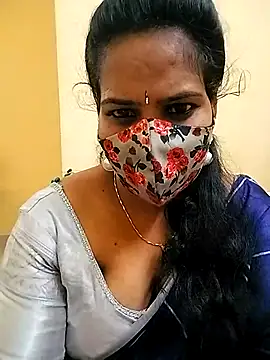 melina214 online show from April 28, 4:33 pm