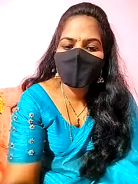 Snapshot of melina214 chatting on January 30, 3:22 am melina214 online show from January 30, 3:22 am