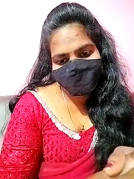 Snapshot of melina214 chatting on February 20, 4:47 pm melina214 online show from February 20, 4:47 pm