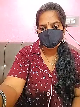 Snapshot of melina214 chatting on July 18, 4:59 pm melina214 online show from July 18, 4:59 pm