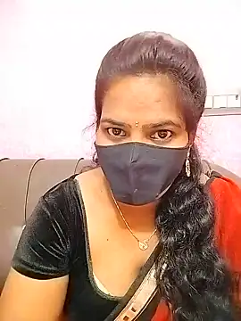 Snapshot of melina214 chatting on July 13, 4:01 am melina214 online show from July 13, 4:01 am