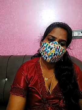 Snapshot of melina214 chatting on July 10, 5:24 pm melina214 online show from July 10, 5:24 pm