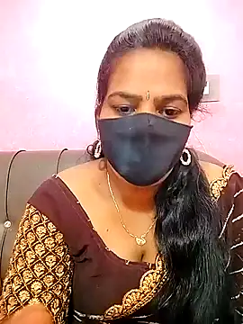 Snapshot of melina214 chatting on July 15, 4:52 am melina214 online show from July 15, 4:52 am