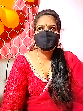 Snapshot of melina214 chatting on February 27, 3:29 am melina214 online show from February 27, 3:29 am