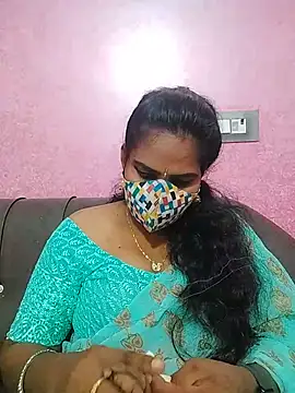 Snapshot of melina214 chatting on June 15, 4:39 pm melina214 online show from June 15, 4:39 pm