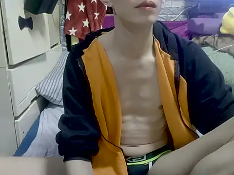 Snapshot of JJjing chatting on February 19, 10:12 am JJjing online show from February 19, 10:12 am