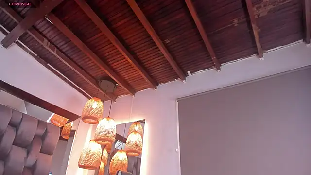 emily-fox online show from April 16, 6:08 pm