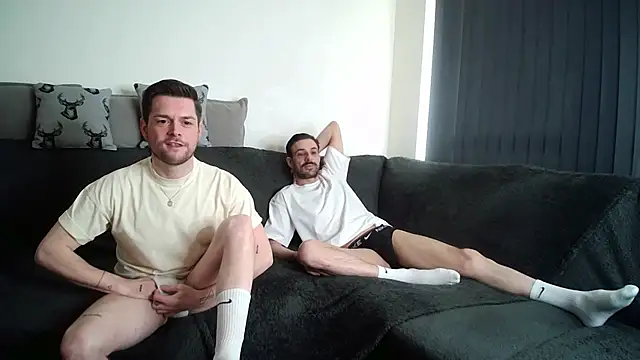 twotwinkhusbandss online show from May 17, 5:46 pm