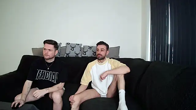 twotwinkhusbandss online show from November 3, 10:19 am