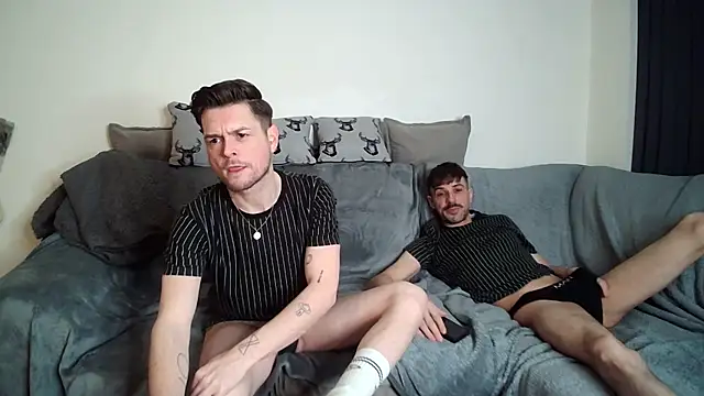 twotwinkhusbandss online show from December 13, 8:04 pm