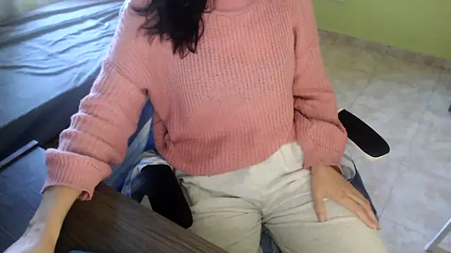 Snapshot of samantha_s69 chatting on October 1, 12:53 pm samantha s69 online show from October 1, 12:53 pm