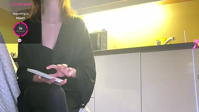 Snapshot of Missy_baby chatting on January 1, 7:21 pm Missy baby online show from January 1, 7:21 pm