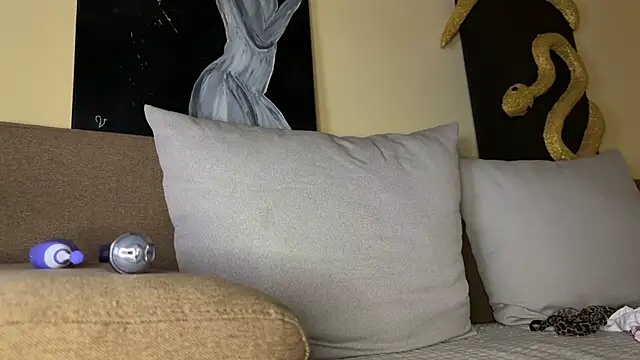 Missy baby online show from April 11, 8:12 pm