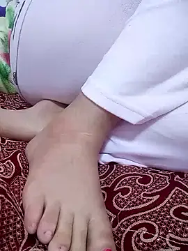 Bombamom online show from March 28, 1:45 pm