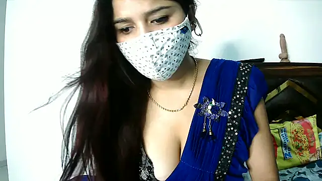 Gloie4u online show from October 28, 8:13 am