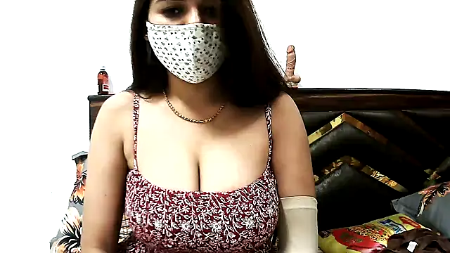 Gloie4u online show from February 19, 10:45 am