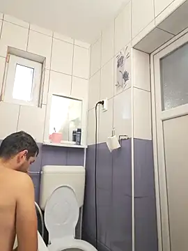 hornny1995 online show from December 19, 9:44 am