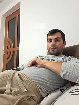 hornny1995 online show from October 10, 7:25 pm