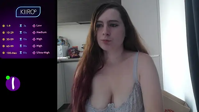 Snapshot of Dominahot4you chatting on September 17, 7:43 am Dominahot4you online show from September 17, 7:43 am