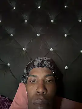 Snapshot of Richchocolatesweet_ chatting on May 31, 9:37 pm Richchocolatesweet online show from May 31, 9:37 pm