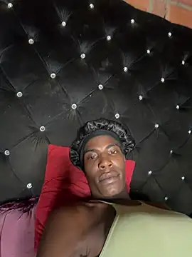 Snapshot of Richchocolatesweet_ chatting on May 5, 2:47 am Richchocolatesweet online show from May 5, 2:47 am